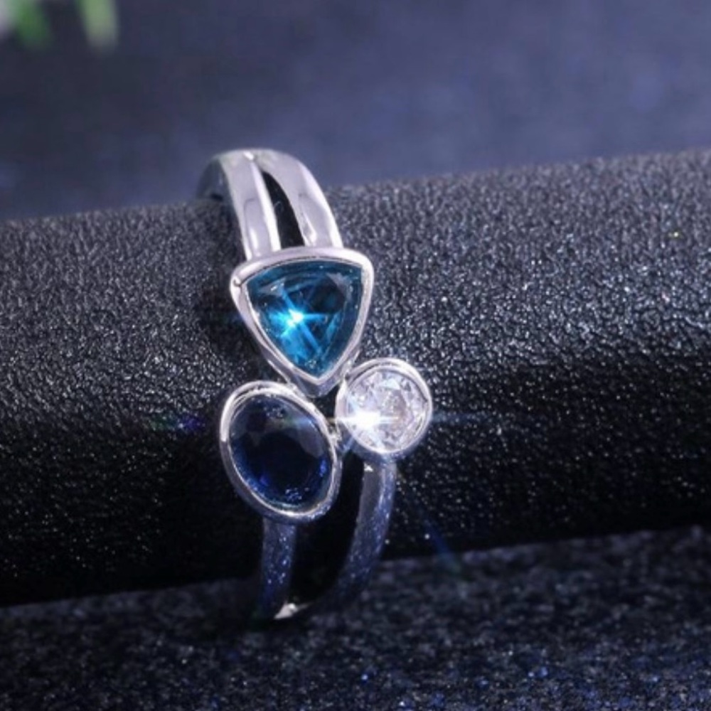 NWT Silver Plated Natural Topaz & White Sapphire Ring Multiple Sizes Available! - Picture 5 of 6